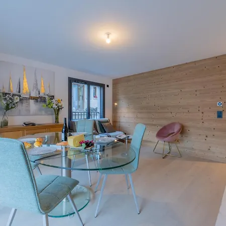 Le Royal Straton - With Balcony & Parking شقة *