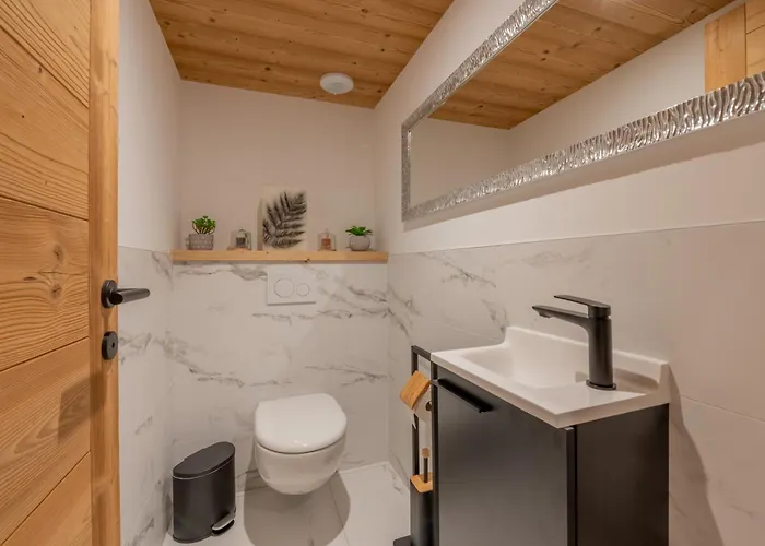 Le Royal Straton - Happy アパート